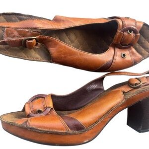 Clark's Indigo Brown Leather Women's heels size 11